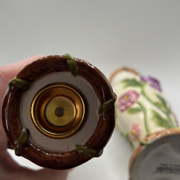 Signature Home Collection Pair 3D Flower Candle Holder - Picture 7 of 8